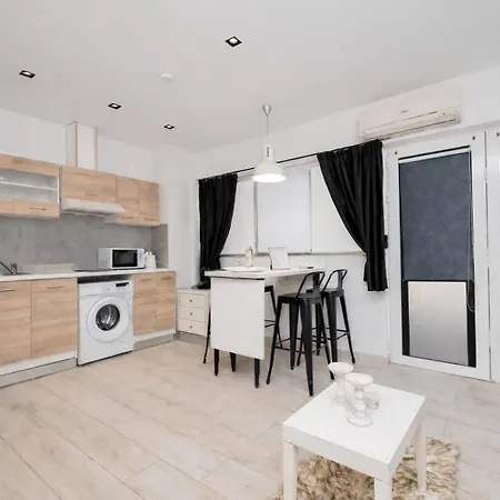 Homes 1 & 2 - Cozy Urban In The Heart Of העיירה קוס