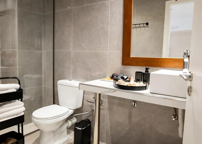 Homes 1 & 2 - Cozy Urban In The Heart Of Apartmán Kos