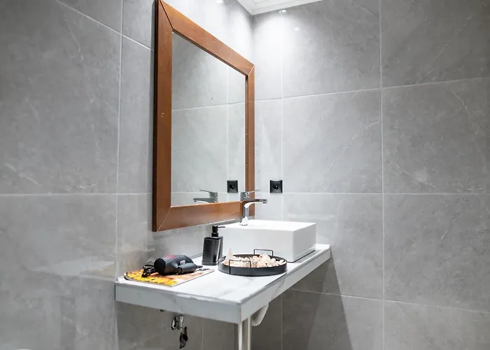 Homes 1 & 2 - Cozy Urban In The Heart Of * Kos