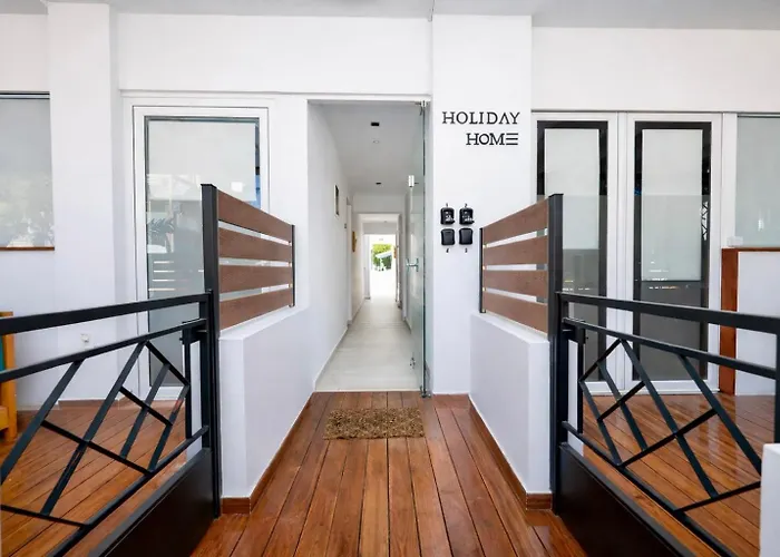 Homes 1 & 2 - Cozy Urban In The Heart Of *