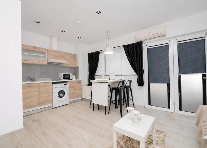 Homes 1 & 2 - Cozy Urban In The Heart Of Kos