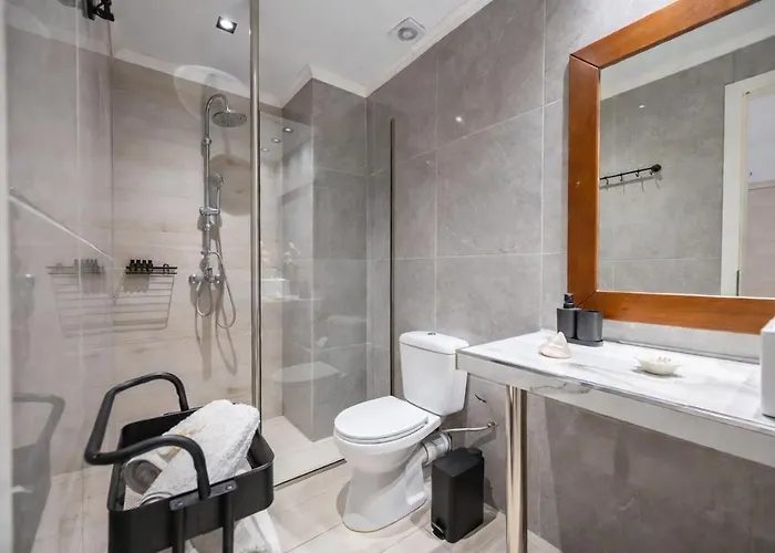 Homes 1 & 2 - Cozy Urban In The Heart Of