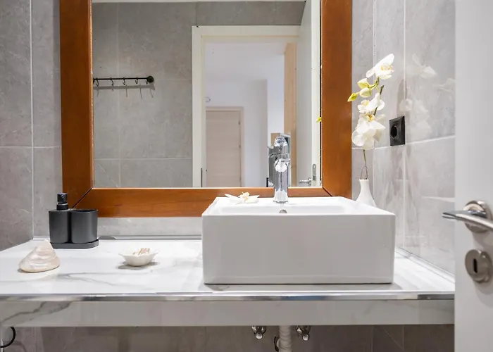 Homes 1 & 2 - Cozy Urban In The Heart Of Apartmán Kos