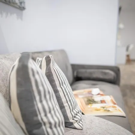 Homes - Cozy Urban In The Heart Of Apartment