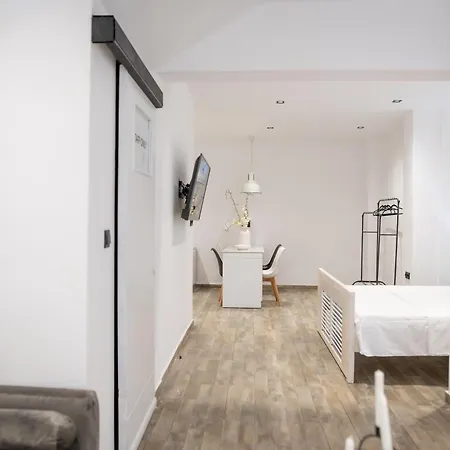 Appartement Homes 1 & 2 - Cozy Urban In The Heart Of Kos-stad