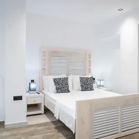 Homes 1 & 2 - Cozy Urban In The Heart Of * Kos