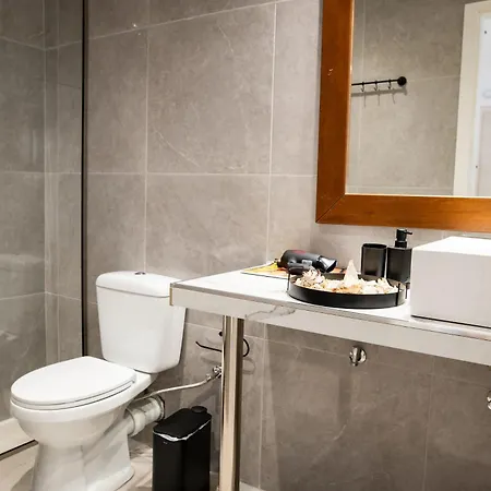 Homes 1 & 2 - Cozy Urban In The Heart Of Appartement Kos