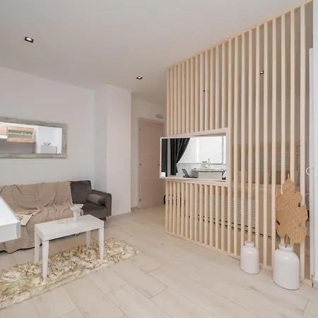 Homes 1 & 2 - Cozy Urban In The Heart Of Lägenhet Kos