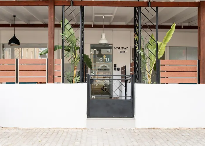 Homes 1 & 2 - Cozy Urban In The Heart Of