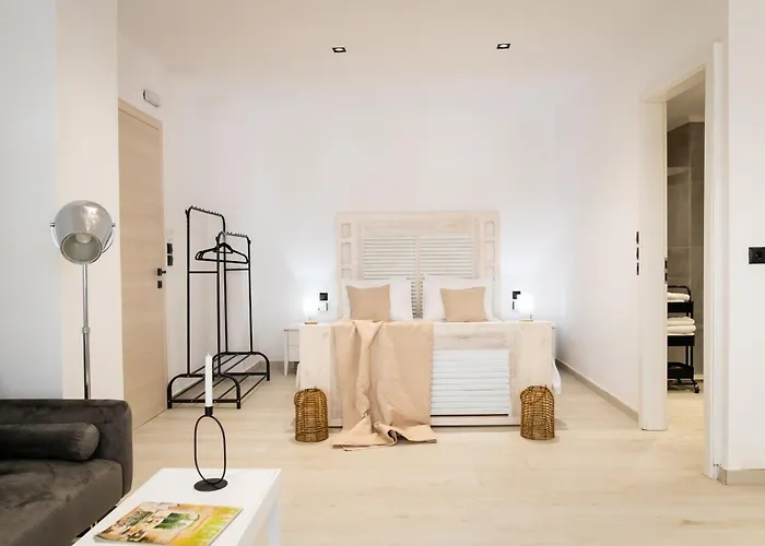 Homes 1 & 2 - Cozy Urban In The Heart Of