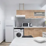 Homes 1 & 2 - Cozy Urban In The Heart Of شقة بلدة كوس
