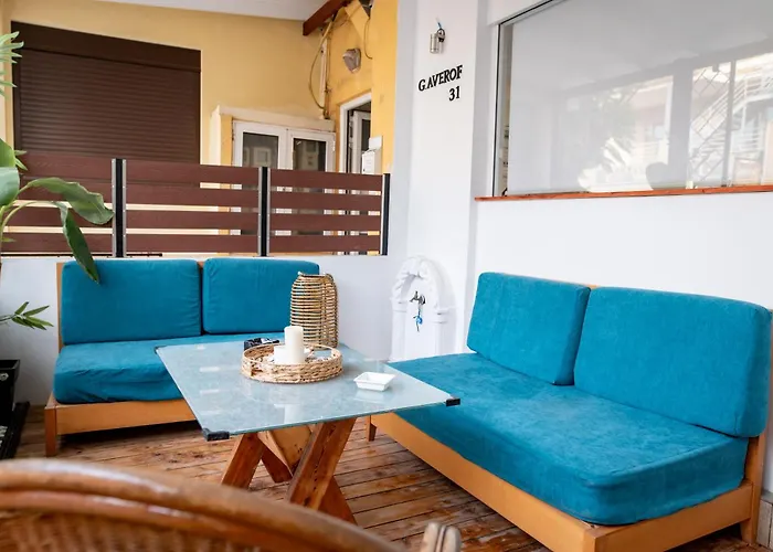 Homes 1 & 2 - Cozy Urban In The Heart Of Apartmán