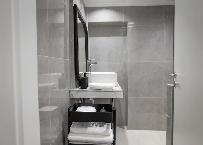 Homes 1 & 2 - Cozy Urban In The Heart Of * Cós