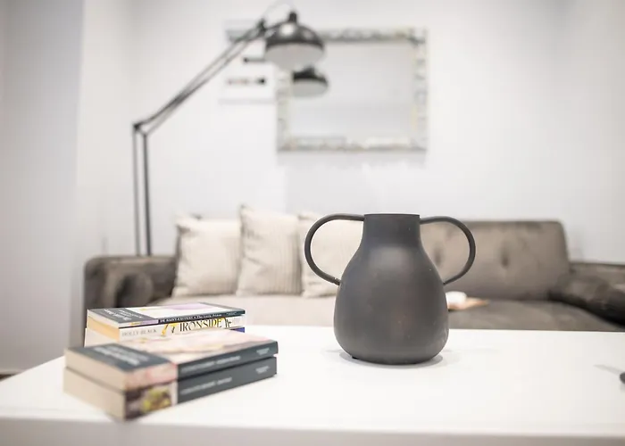 Homes 1 & 2 - Cozy Urban In The Heart Of * Cós