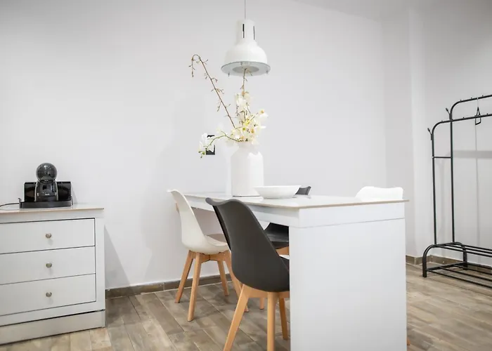 Homes 1 & 2 - Cozy Urban In The Heart Of Apartmán Kos