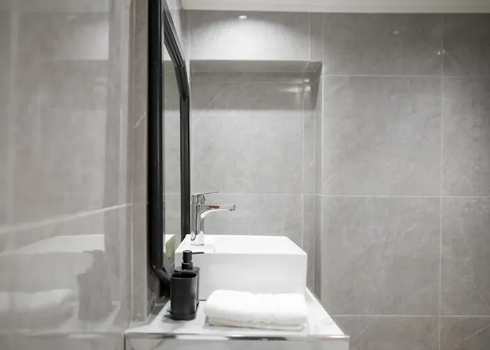 Homes 1 & 2 - Cozy Urban In The Heart Of Cós