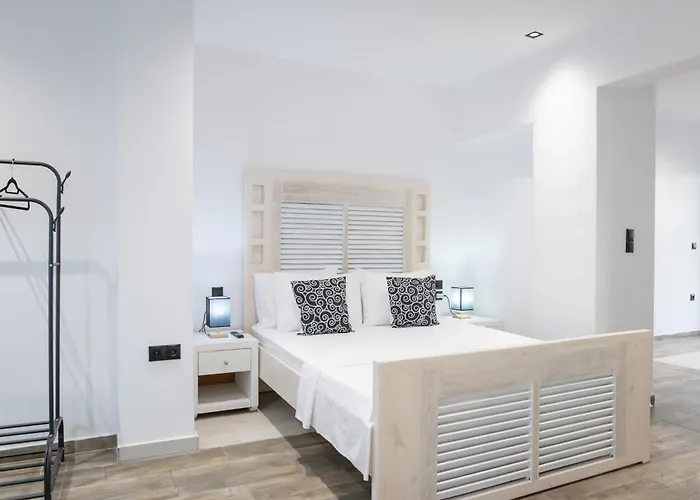 Homes 1 & 2 - Cozy Urban In The Heart Of * Cós