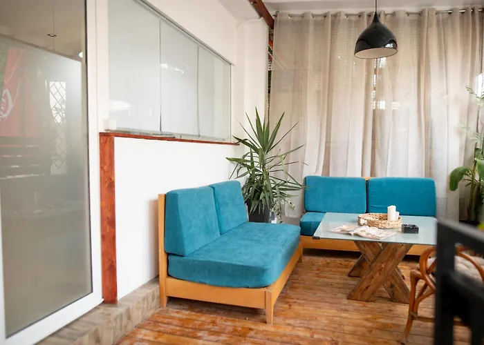 Homes 1 & 2 - Cozy Urban In The Heart Of