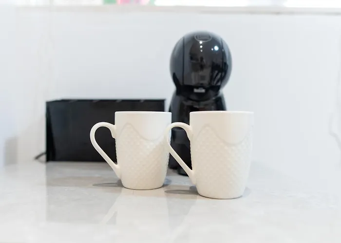 Homes 1 & 2 - Cozy Urban In The Heart Of * コス・タウン